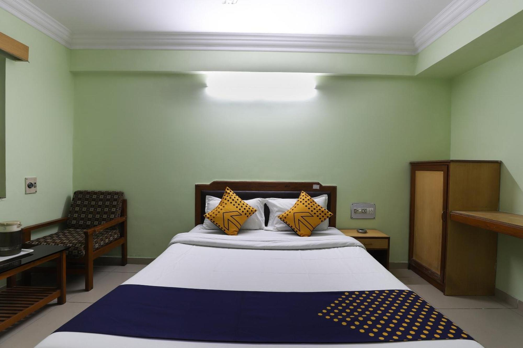 Spot On Hotel Hilltop Vadodara Ngoại thất bức ảnh
