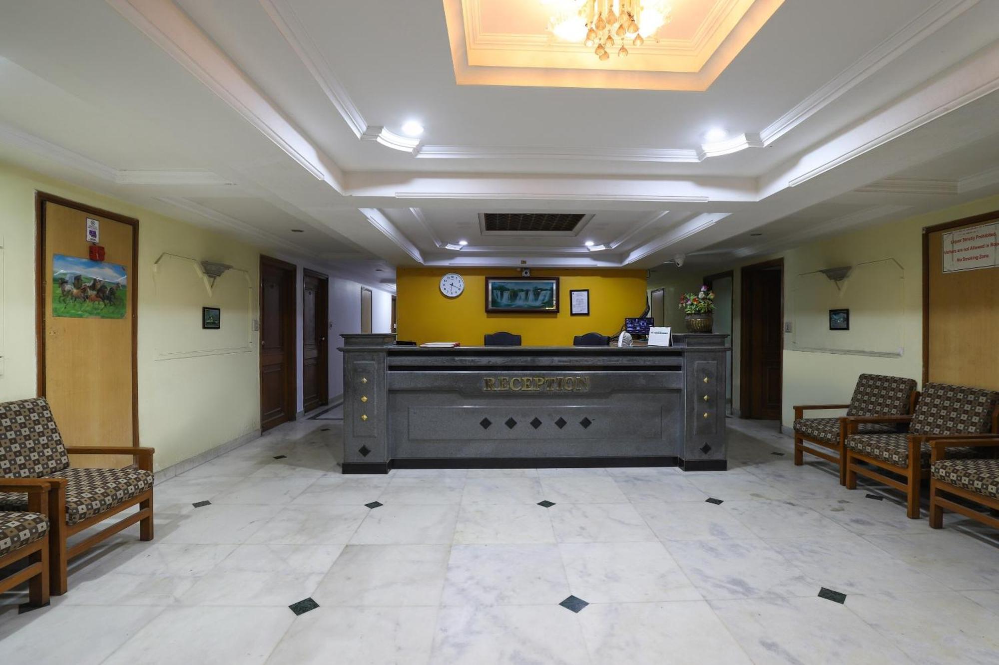 Spot On Hotel Hilltop Vadodara Ngoại thất bức ảnh